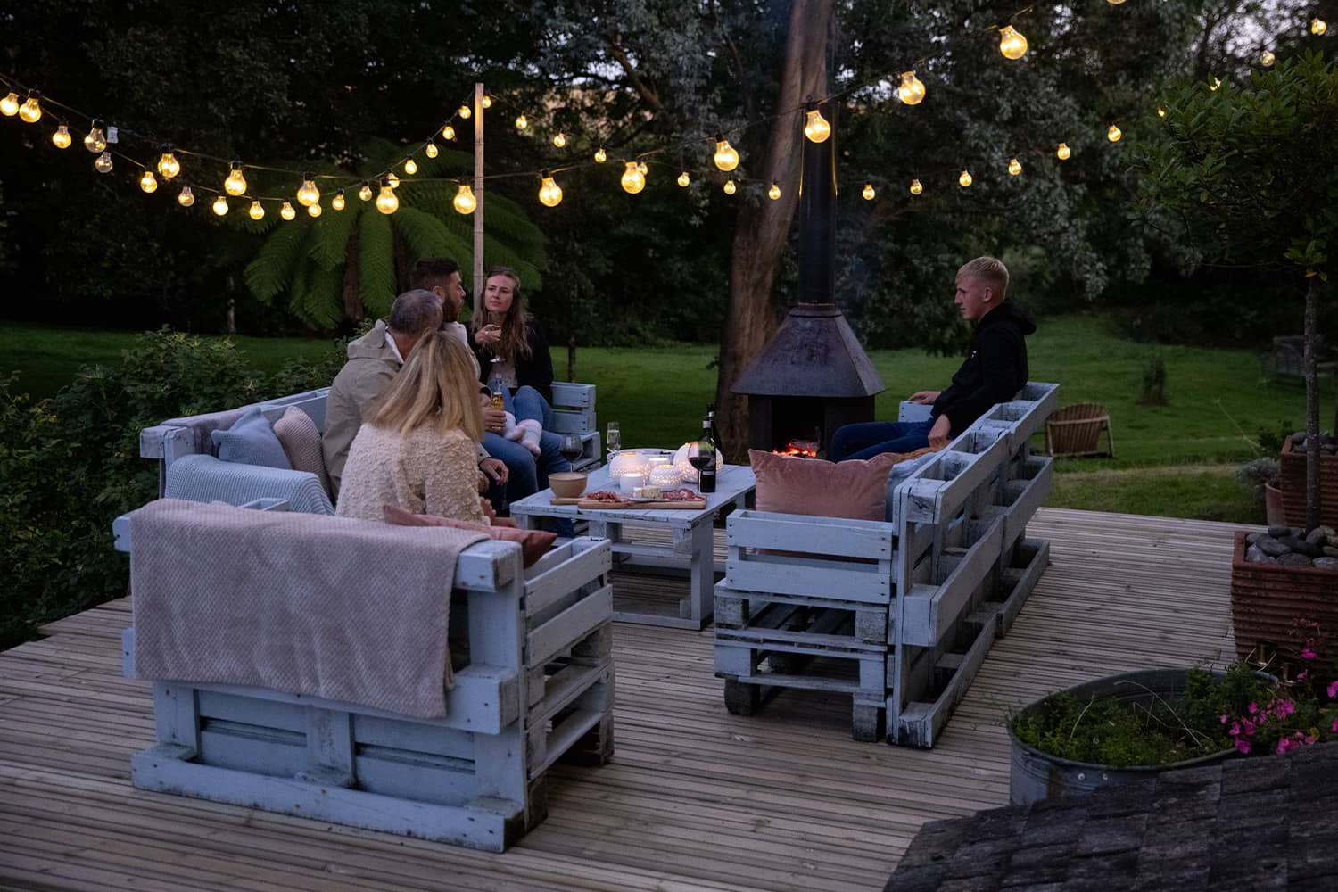 Making the most of your garden decking in the autumn evenings